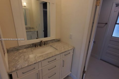 House in Cooper City, Florida 3 bedrooms, 141.58 sq.m. № 1962654 - photo 14