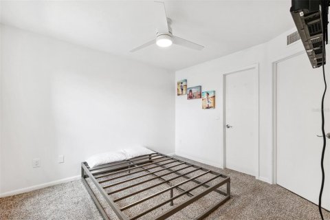 Condo in New Port Richey, Florida, 1 bedroom  № 1744970 - photo 15