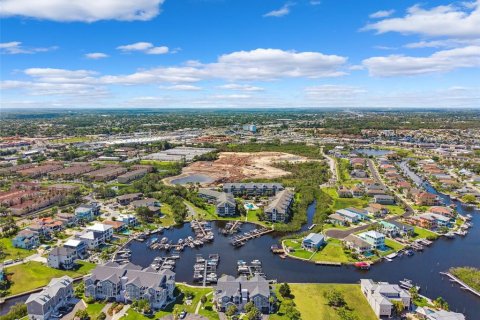 Condo in New Port Richey, Florida, 1 bedroom  № 1744970 - photo 23