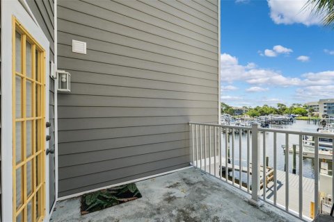 Condo in New Port Richey, Florida, 1 bedroom  № 1744970 - photo 19