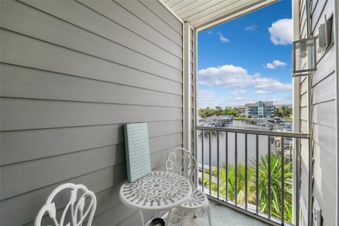 Condo in New Port Richey, Florida, 1 bedroom  № 1744970 - photo 20