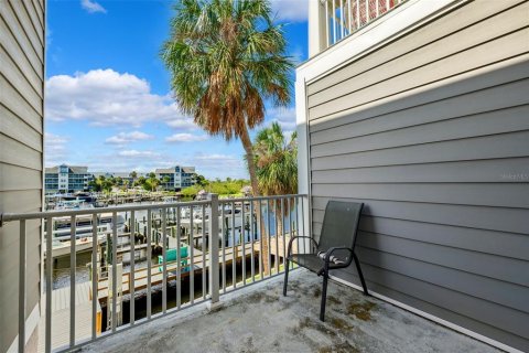 Condo in New Port Richey, Florida, 1 bedroom  № 1744970 - photo 18