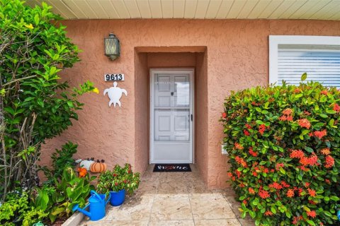 Condo in New Port Richey, Florida, 2 bedrooms  № 1913161 - photo 2