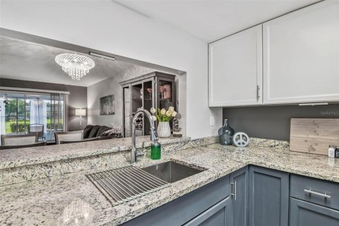 Condo in New Port Richey, Florida, 2 bedrooms  № 1913161 - photo 20