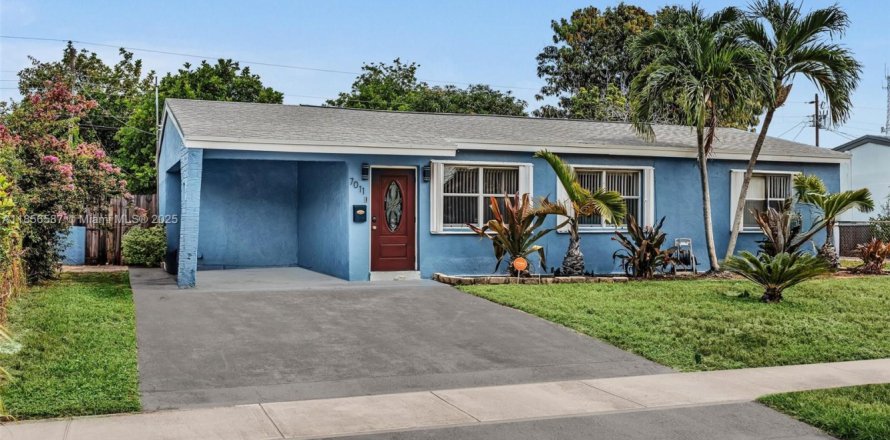 House in Hollywood, Florida 3 bedrooms, 104.52 sq.m. № 1879000