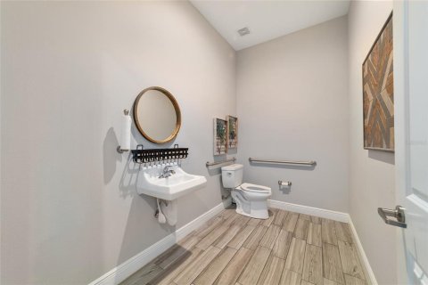 Propiedad comercial en venta en Lady Lake, Florida, 345.69 m2 № 1552722 - foto 24