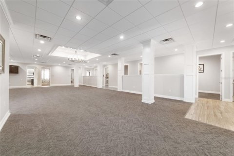 Propiedad comercial en venta en Lady Lake, Florida, 345.69 m2 № 1552722 - foto 11
