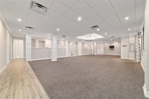 Propiedad comercial en venta en Lady Lake, Florida, 345.69 m2 № 1552722 - foto 15