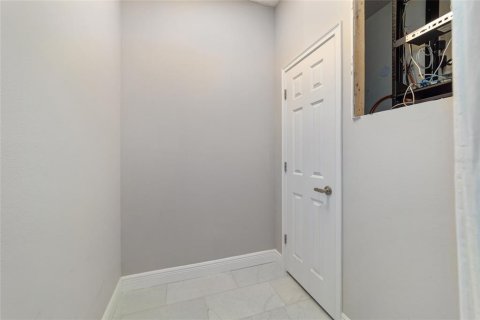 Propiedad comercial en venta en Lady Lake, Florida, 345.69 m2 № 1552722 - foto 27
