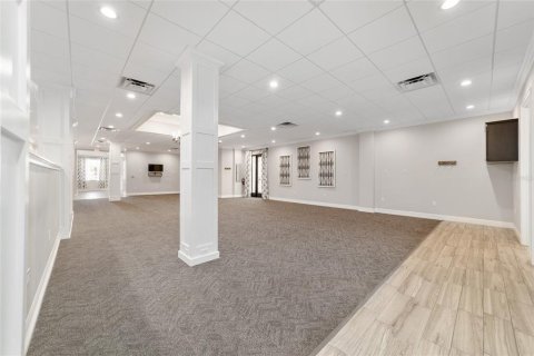 Propiedad comercial en venta en Lady Lake, Florida, 345.69 m2 № 1552722 - foto 13