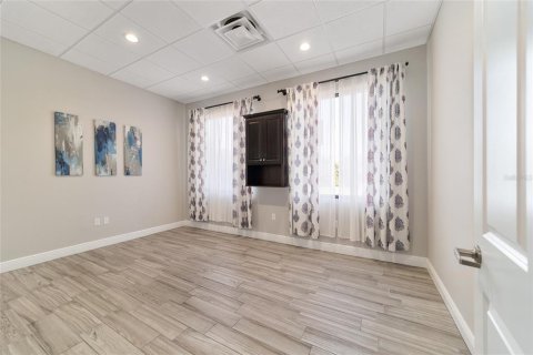 Propiedad comercial en venta en Lady Lake, Florida, 345.69 m2 № 1552722 - foto 17