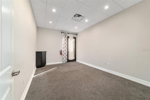 Propiedad comercial en venta en Lady Lake, Florida, 345.69 m2 № 1552722 - foto 28