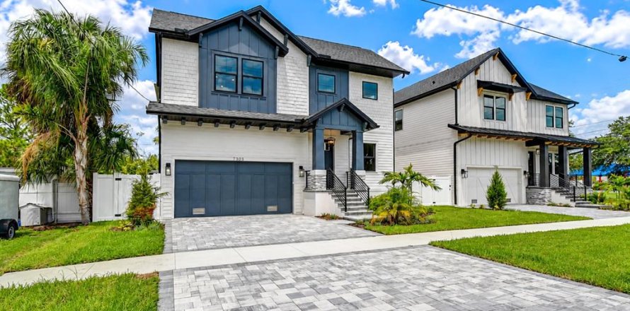 House in Tampa, Florida 5 bedrooms, 279.08 sq.m. № 2227069