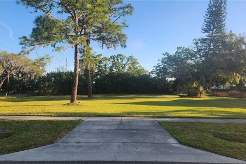 Terreno en Ruskin, Florida № 2211659