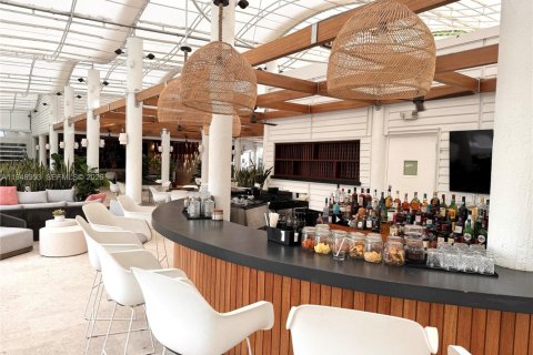 Condo in Miami Beach, Florida, 2 bedrooms  № 2053109 - photo 14