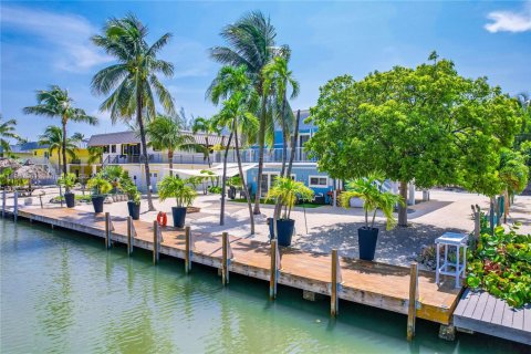 House in Islamorada, Village of Islands, Florida 3 bedrooms, 99.03 sq.m. № 1881972 - photo 16