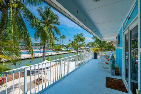 House in Islamorada, Village of Islands, Florida 3 bedrooms, 99.03 sq.m. № 1881972 - photo 27