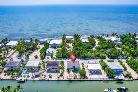 House in Islamorada, Village of Islands, Florida 3 bedrooms, 99.03 sq.m. № 1881972 - photo 3