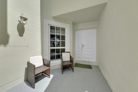 Villa ou maison à vendre à Doral, Floride: 3 chambres, 187.11 m2 № 1779766 - photo 4