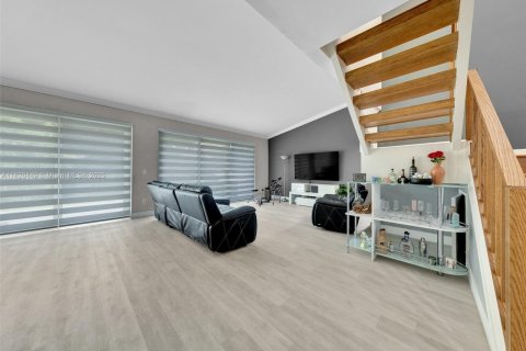 Villa ou maison à vendre à Doral, Floride: 3 chambres, 187.11 m2 № 1779766 - photo 11