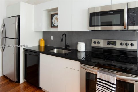 Studio in the Condo in Coral Gables, Florida № 2087857