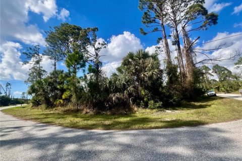 Terreno en venta en North Port, Florida № 1532687 - foto 1