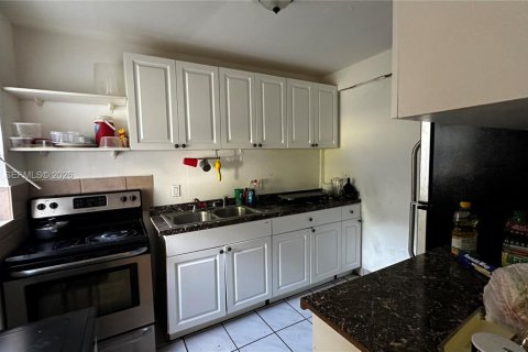 Villa ou maison à louer à Dania Beach, Floride: 3 chambres, 170.29 m2 № 2004657 - photo 3