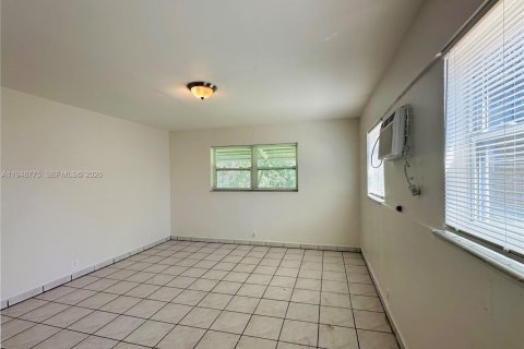 House in Dania Beach, Florida 3 bedrooms, 170.29 sq.m. № 2004657 - photo 29