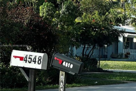 Villa ou maison à Dania Beach, Floride 3 chambres, 170.29 m2 № 2004657