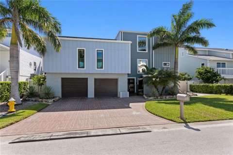 Villa ou maison à vendre à Saint Pete Beach, Floride: 5 chambres, 458.01 m2 № 2429055 - photo 2