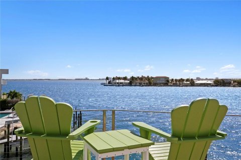 Villa ou maison à Saint Pete Beach, Floride 5 chambres, 458.01 m2 № 2429055