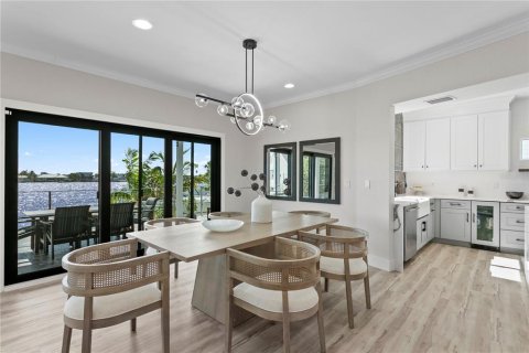 Villa ou maison à vendre à Saint Pete Beach, Floride: 5 chambres, 458.01 m2 № 2429055 - photo 9