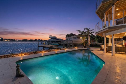 Villa ou maison à vendre à Saint Pete Beach, Floride: 5 chambres, 458.01 m2 № 2429055 - photo 3