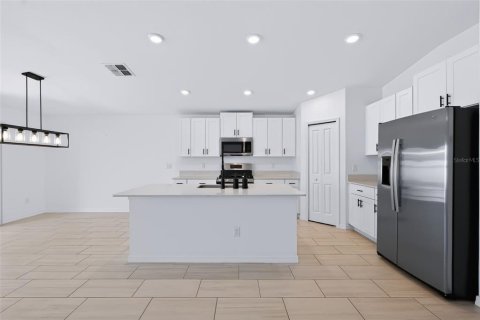Villa ou maison à vendre à Zephyrhills, Floride: 4 chambres, 180.14 m2 № 2428832 - photo 6