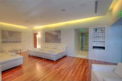 Copropriété à louer à Miami, Floride: 2 chambres, 167.41 m2 № 2393138 - photo 24