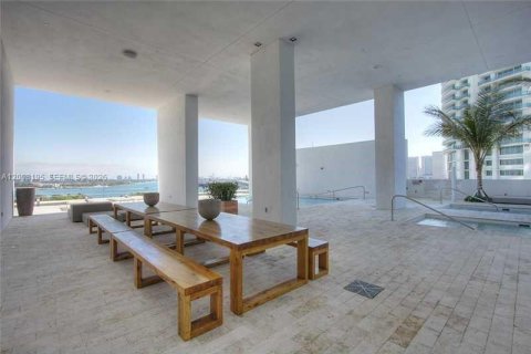 Copropriété à louer à Miami, Floride: 2 chambres, 167.41 m2 № 2393138 - photo 22
