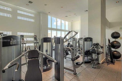 Copropriété à louer à Miami, Floride: 2 chambres, 167.41 m2 № 2393138 - photo 26
