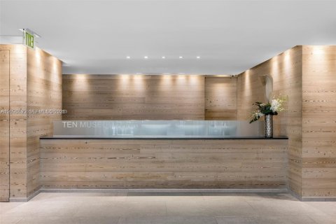 Copropriété à louer à Miami, Floride: 2 chambres, 167.41 m2 № 2393138 - photo 27