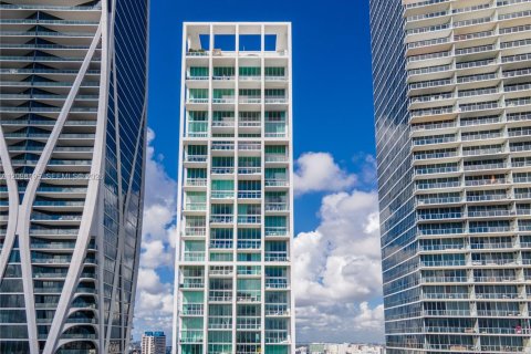 Copropriété à louer à Miami, Floride: 2 chambres, 167.41 m2 № 2393138 - photo 30