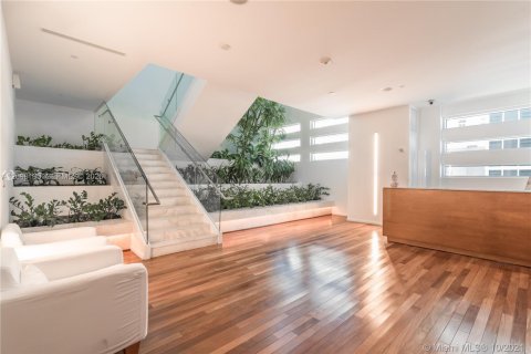Copropriété à louer à Miami, Floride: 2 chambres, 167.41 m2 № 2393138 - photo 23