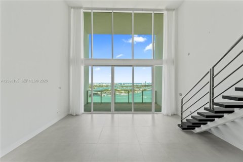 Copropriété à louer à Miami, Floride: 2 chambres, 167.41 m2 № 2393138 - photo 3