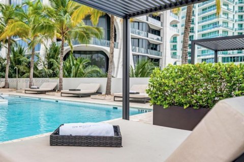 Copropriété à louer à Miami, Floride: 2 chambres, 167.41 m2 № 2393138 - photo 19