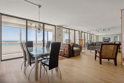 Condominio en venta en Redington Shores, Florida, 3 dormitorios, 166.2 m2 № 1544684 - foto 21