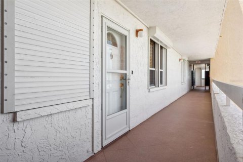 Condominio en venta en Redington Shores, Florida, 3 dormitorios, 166.2 m2 № 1544684 - foto 15