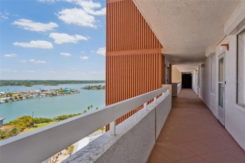 Condominio en venta en Redington Shores, Florida, 3 dormitorios, 166.2 m2 № 1544684 - foto 14