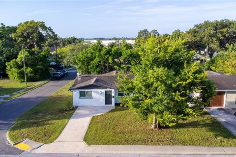 Casa en venta en New Port Richey, Florida, 3 dormitorios, 122.17 m2 № 2227340 - foto 5