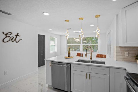 Casa en venta en New Port Richey, Florida, 3 dormitorios, 122.17 m2 № 2227340 - foto 10