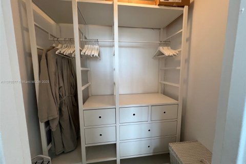 Снять в аренду кондоминиум в Майами-Бич, Флорида 1 спальня, 78.5м2, № 2019379 - фото 28