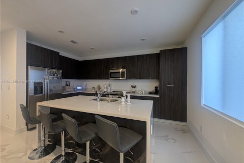 Touwnhouse à vendre à Miami, Floride: 3 chambres, 169.45 m2 № 1802770 - photo 14