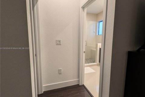 Touwnhouse à vendre à Miami, Floride: 3 chambres, 169.45 m2 № 1802770 - photo 22